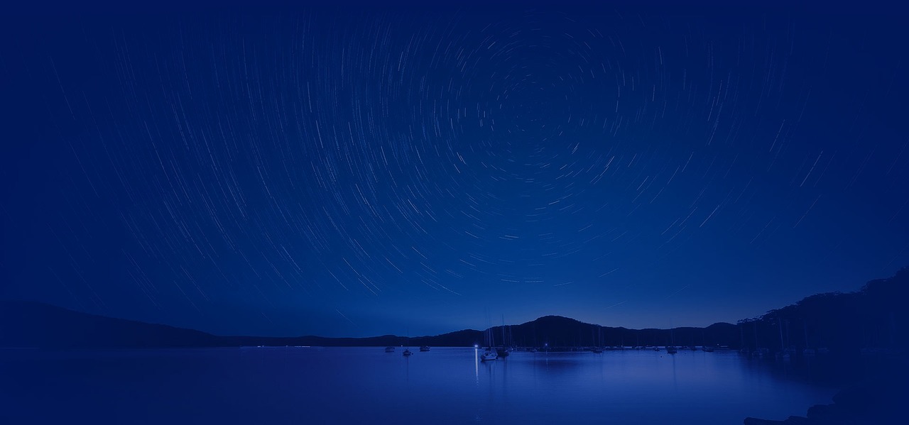 しかし、なぜ「流星群」と呼ばれるのですか？